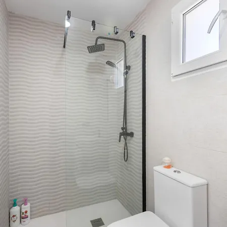 Con Piscina Y Barbacoa Апартаменты *